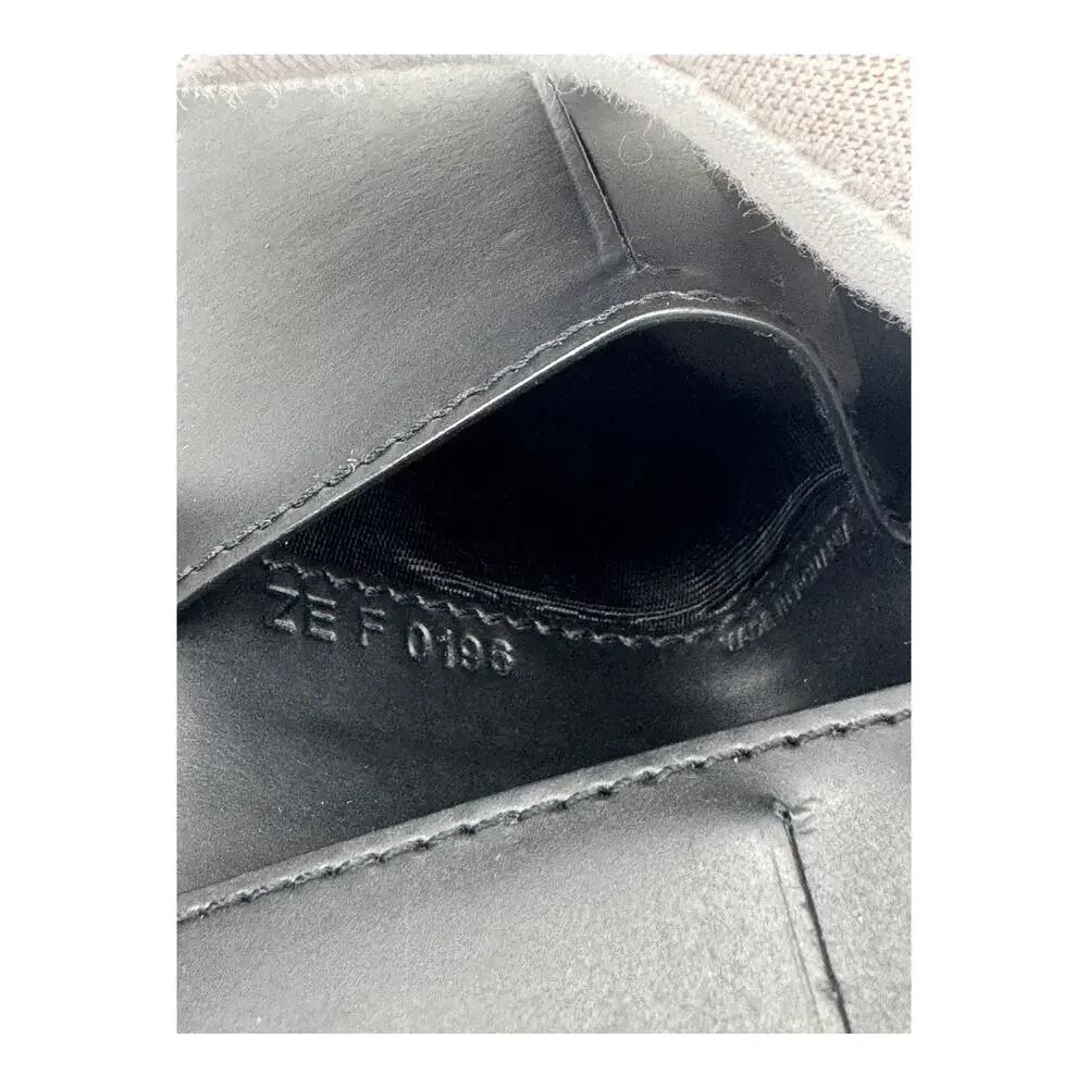 🔴 Givenchy 8CC Bifold Wallet - Monogram Stars